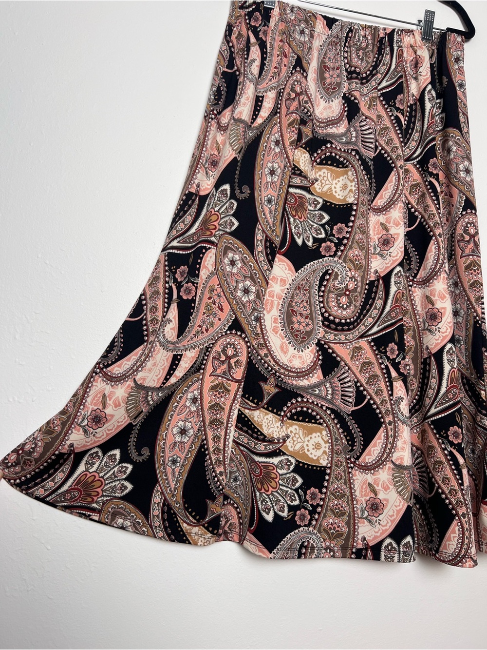 Southern Lady Medium Flowy Paisley A-Line Pull On Midi Skirt Pink Black Stretch